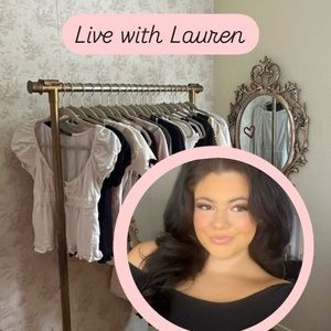 Going live..🎥🛍️🎀